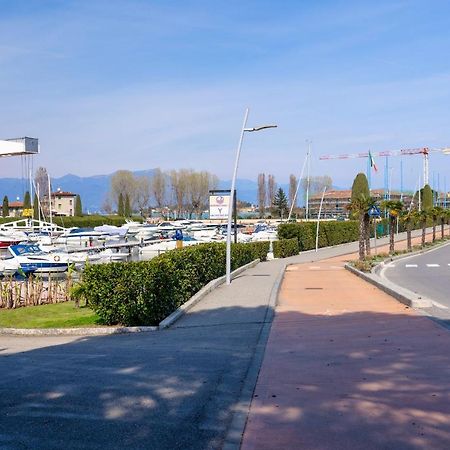 Azzurra Suite - Monolocale Con Piscina E Wifi Sirmione Luaran gambar