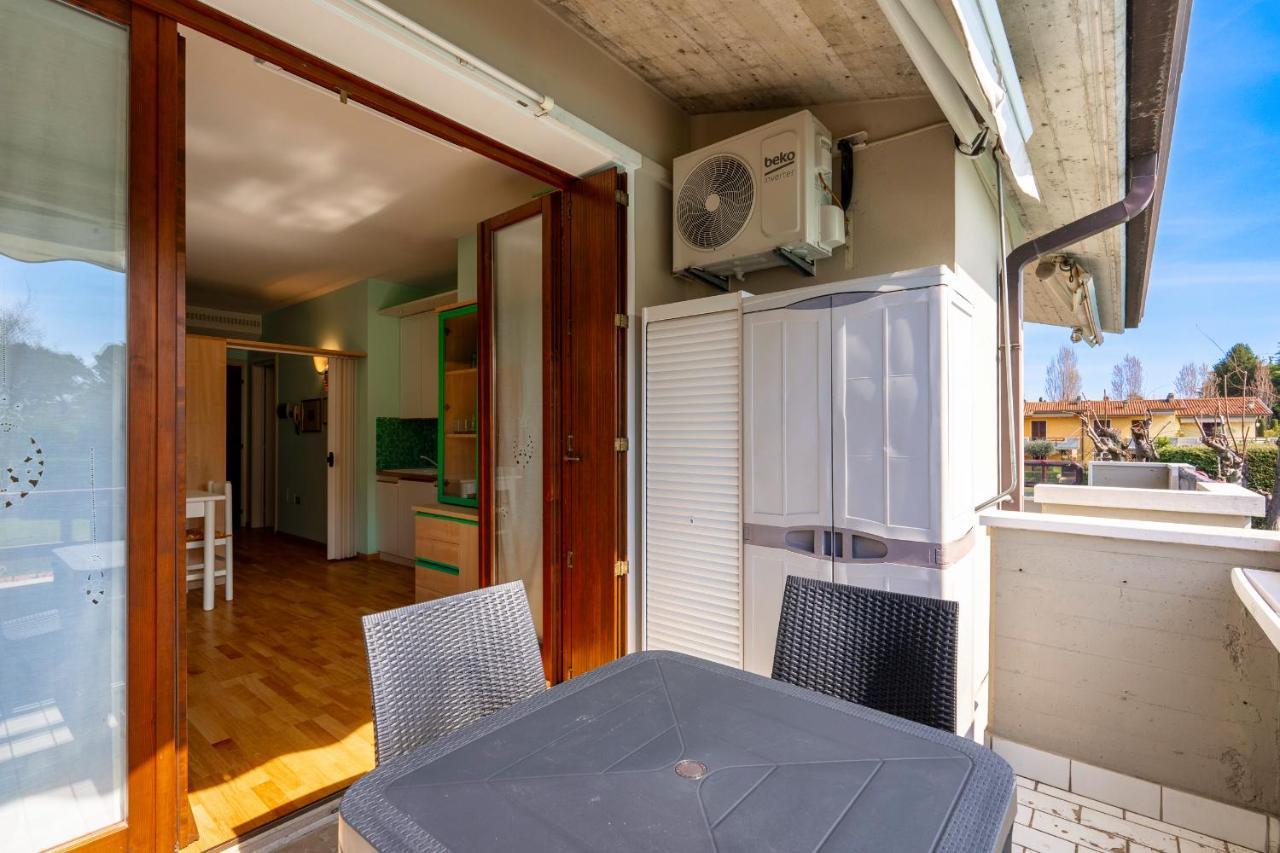 Azzurra Suite - Monolocale Con Piscina E Wifi Sirmione Luaran gambar