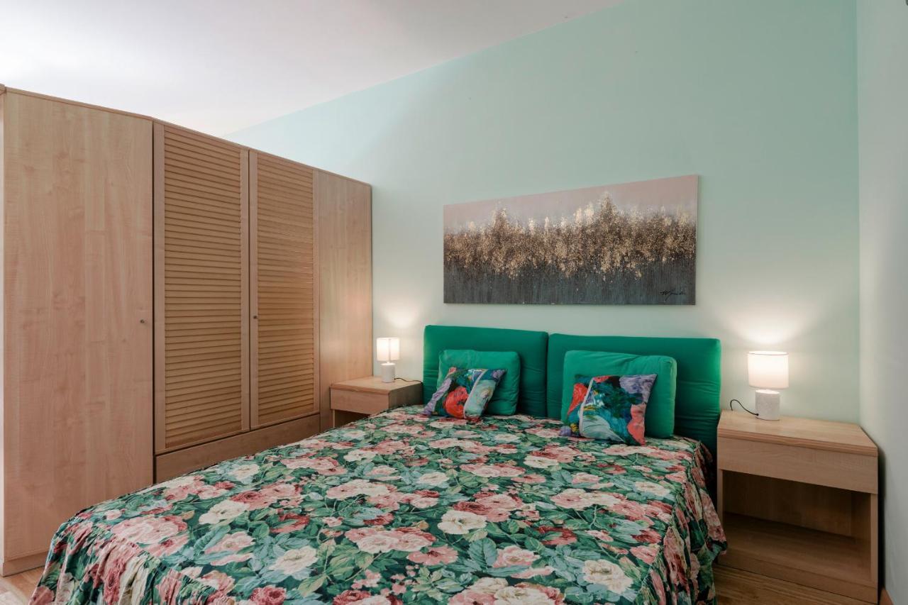 Azzurra Suite - Monolocale Con Piscina E Wifi Sirmione Luaran gambar