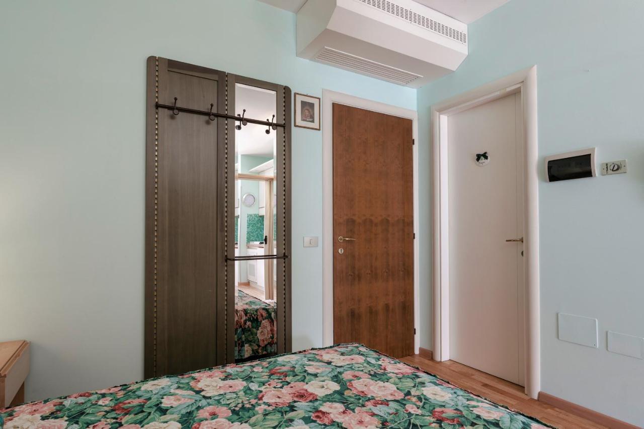 Azzurra Suite - Monolocale Con Piscina E Wifi Sirmione Luaran gambar