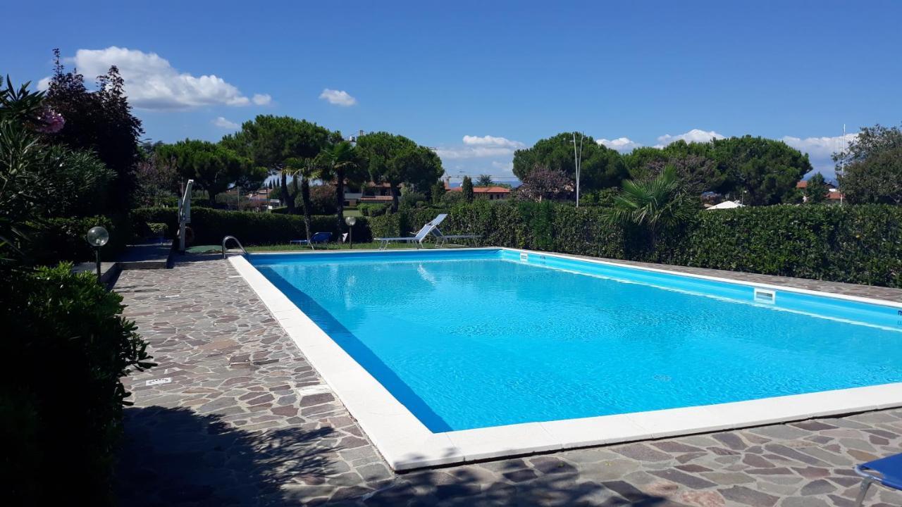 Azzurra Suite - Monolocale Con Piscina E Wifi Sirmione Luaran gambar